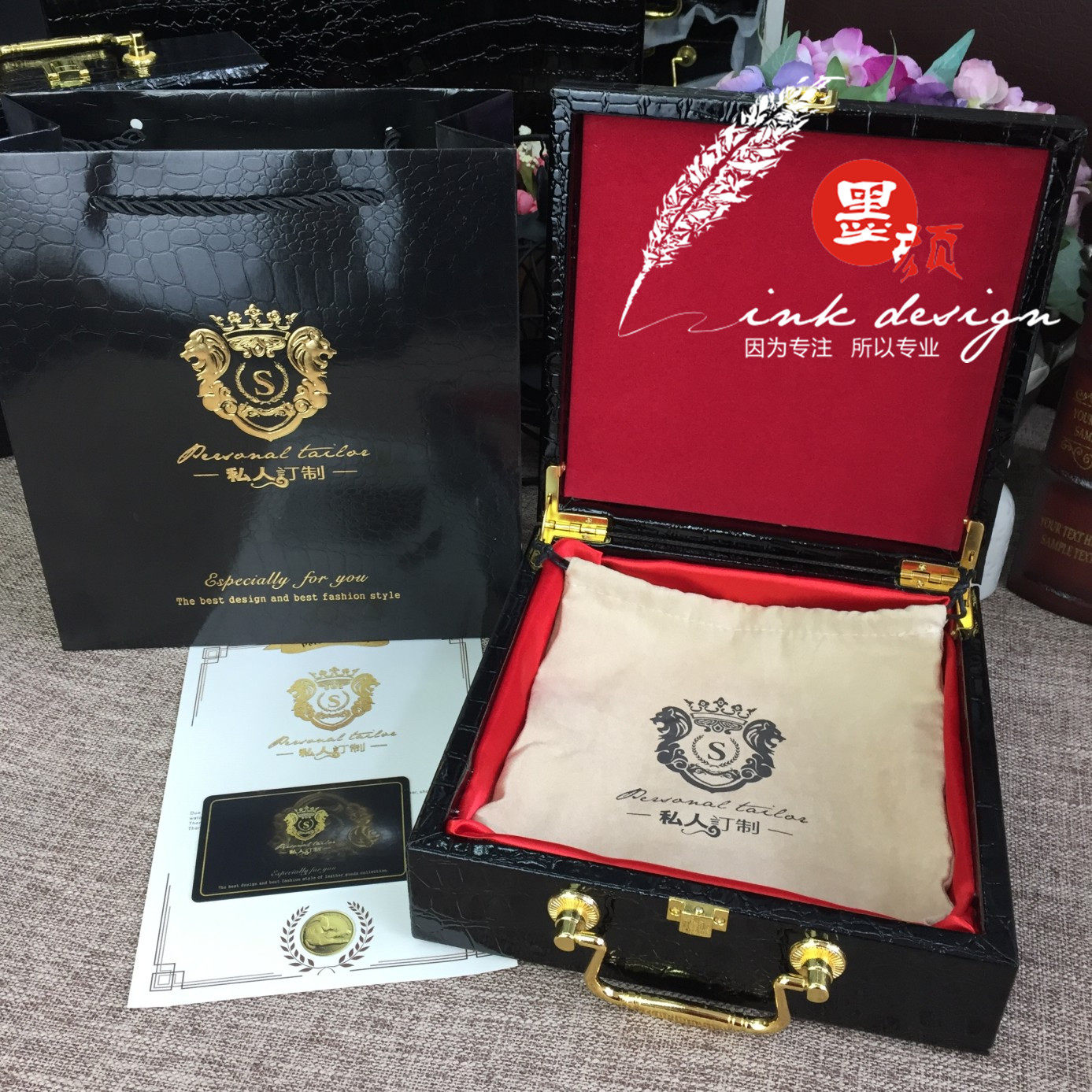 新款正方形黑色鳄魚紋PU纖維板皮腰帶木盒現貨皮具禮品包裝盒訂做在類目 辦公設備/耗材/相關服務, 包裝設備/標牌及耗材, 禮品盒中 - 來自Buy2taobao.com提供專業的淘寶代購服務