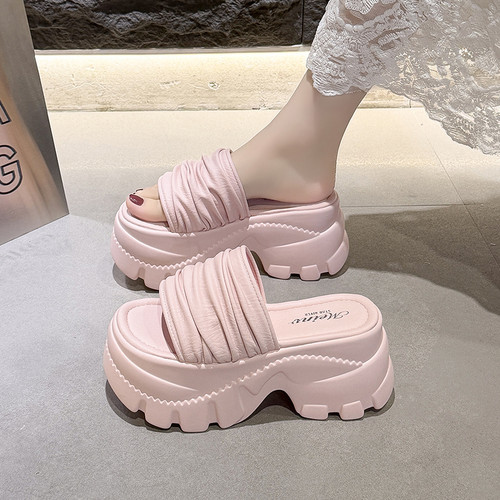 厚底粉色拖鞋女增高百搭松糕凉拖