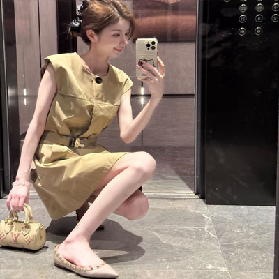 【Cikky定制】2025夏季新款休闲时尚翻领无袖收腰连衣裙女