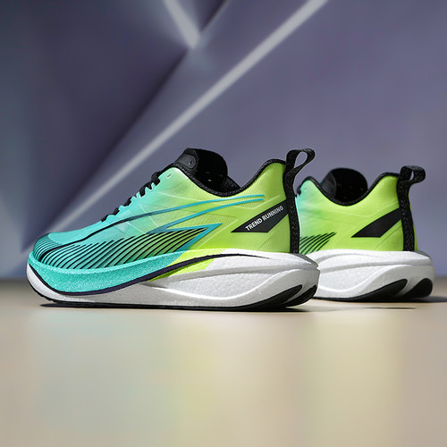 艾弗森2025新款透气跑步鞋