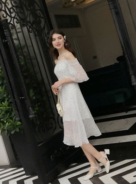 zk lin一字肩吊带雪纺连衣裙女中长款过膝碎花裙长裙露肩2026夏季