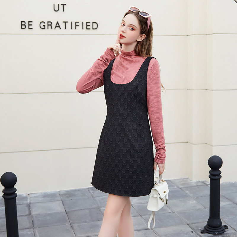 法式小香风背带连衣裙高级感小个子2025秋新款收腰显瘦无袖背心裙