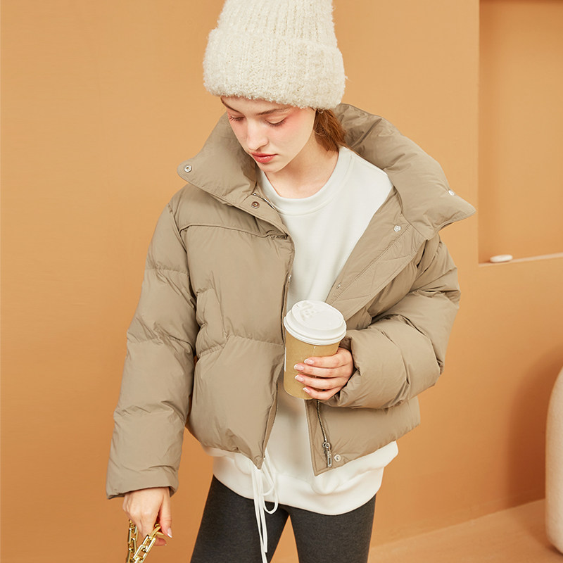 官方旗舰店高端品牌奶茶色羽绒服女2026冬季巨好看新款面包服外套