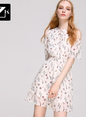 zk lin时尚雪纺印花连衣裙女露肩性感收腰显瘦碎花裙2025春装夏季