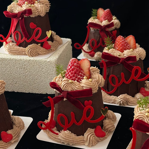 2.14情人节蛋糕装饰love亚克力插