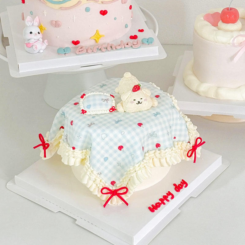 小红书同款创意手绘DIY小熊盖被枕头柔软糯米纸蝴蝶结蓝桌布蛋糕,节庆用品/礼品,蛋糕/烘焙装饰用品,淘宝优惠券,粉丝福利购,淘宝优惠卷