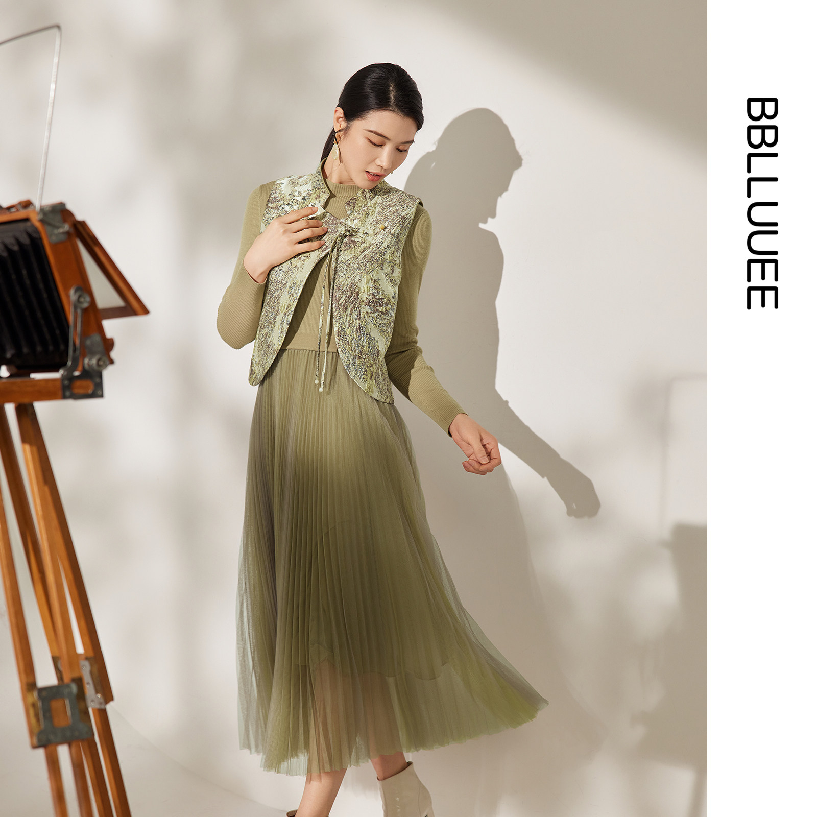 粉蓝衣橱2026春女装绿意悠然东方感提花新中式盘扣流苏精致套装女 - 粉蓝衣橱官方旗舰店出品