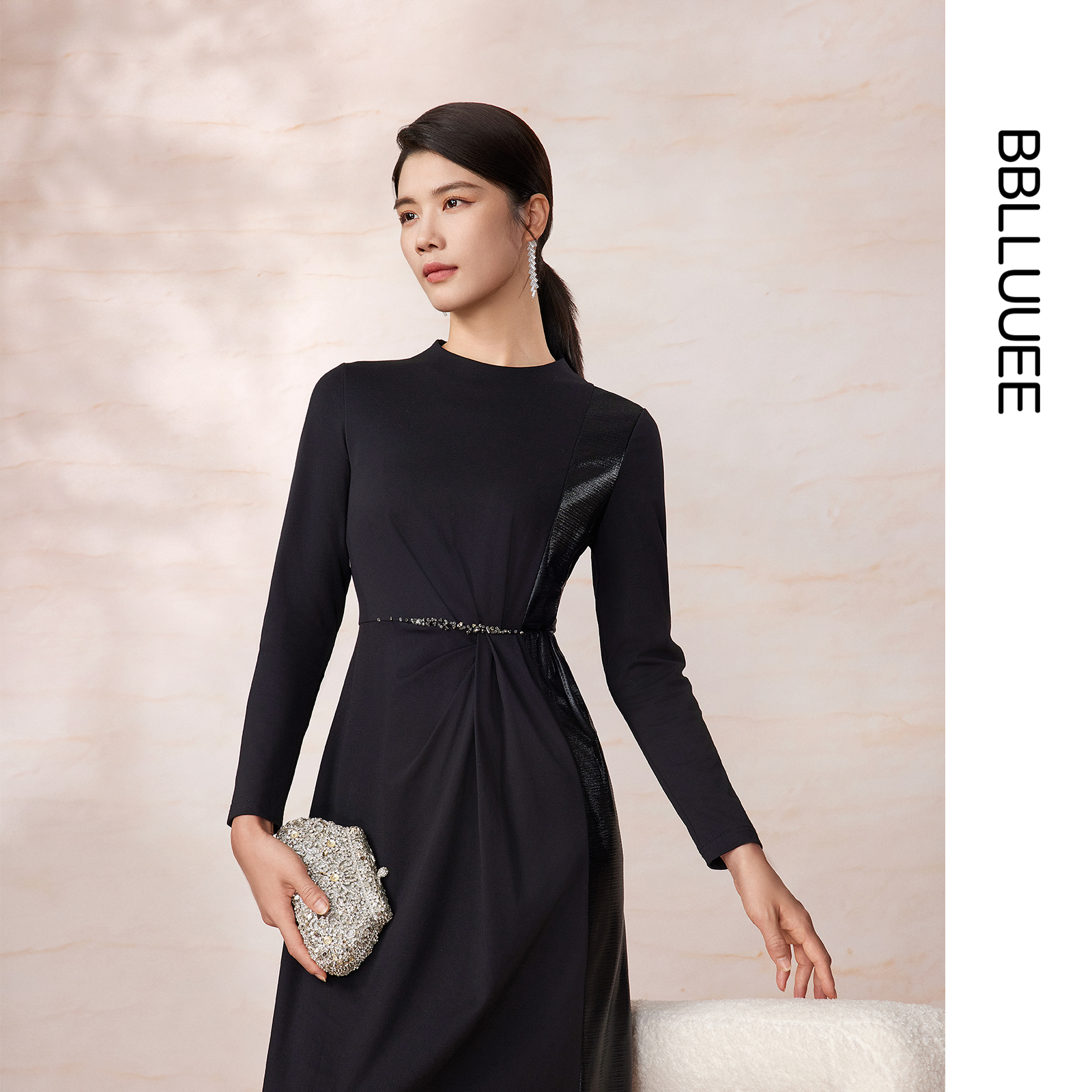 光感拼接复古粉蓝衣橱小黑裙