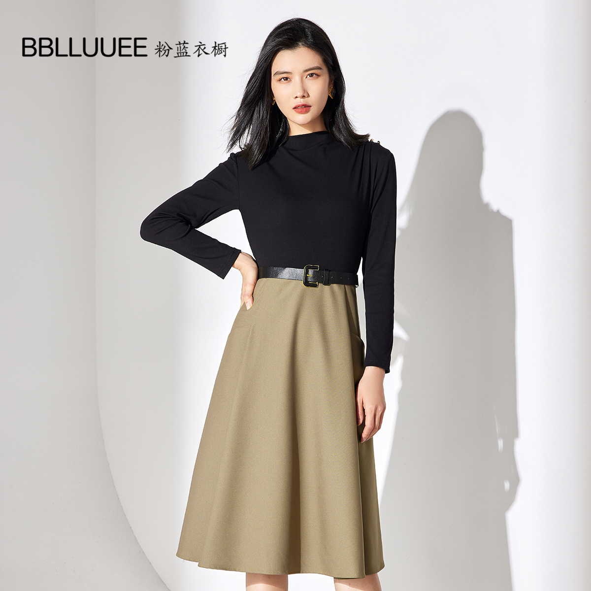 粉蓝收腰连衣裙BBLLUUEE