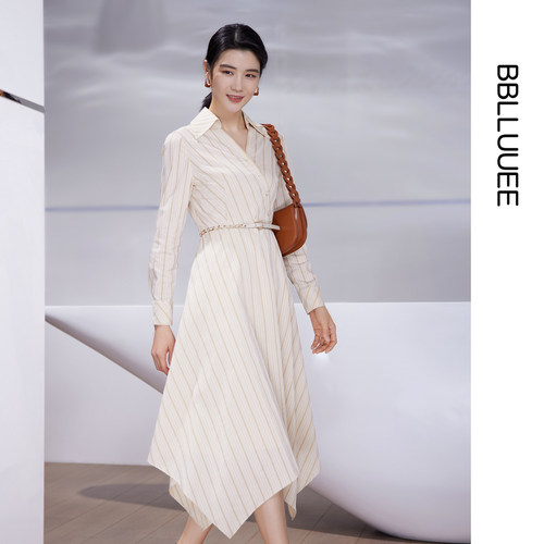 【商场同款】BBLLUUEE粉蓝衣橱2026夏新款复古轻职场条纹连衣裙女