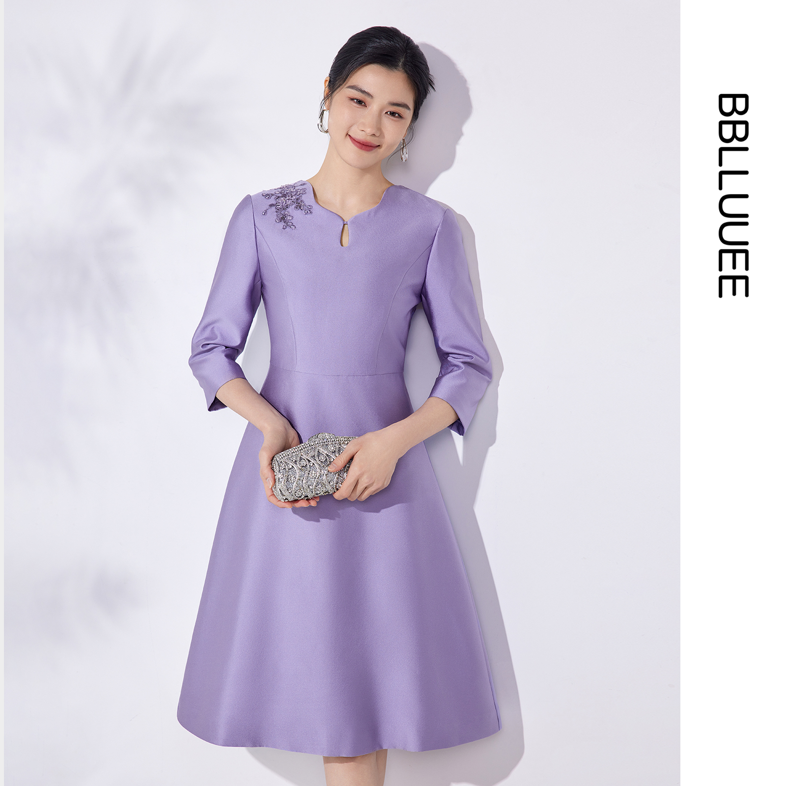 粉蓝衣橱优雅绣花丝毛礼服裙女
