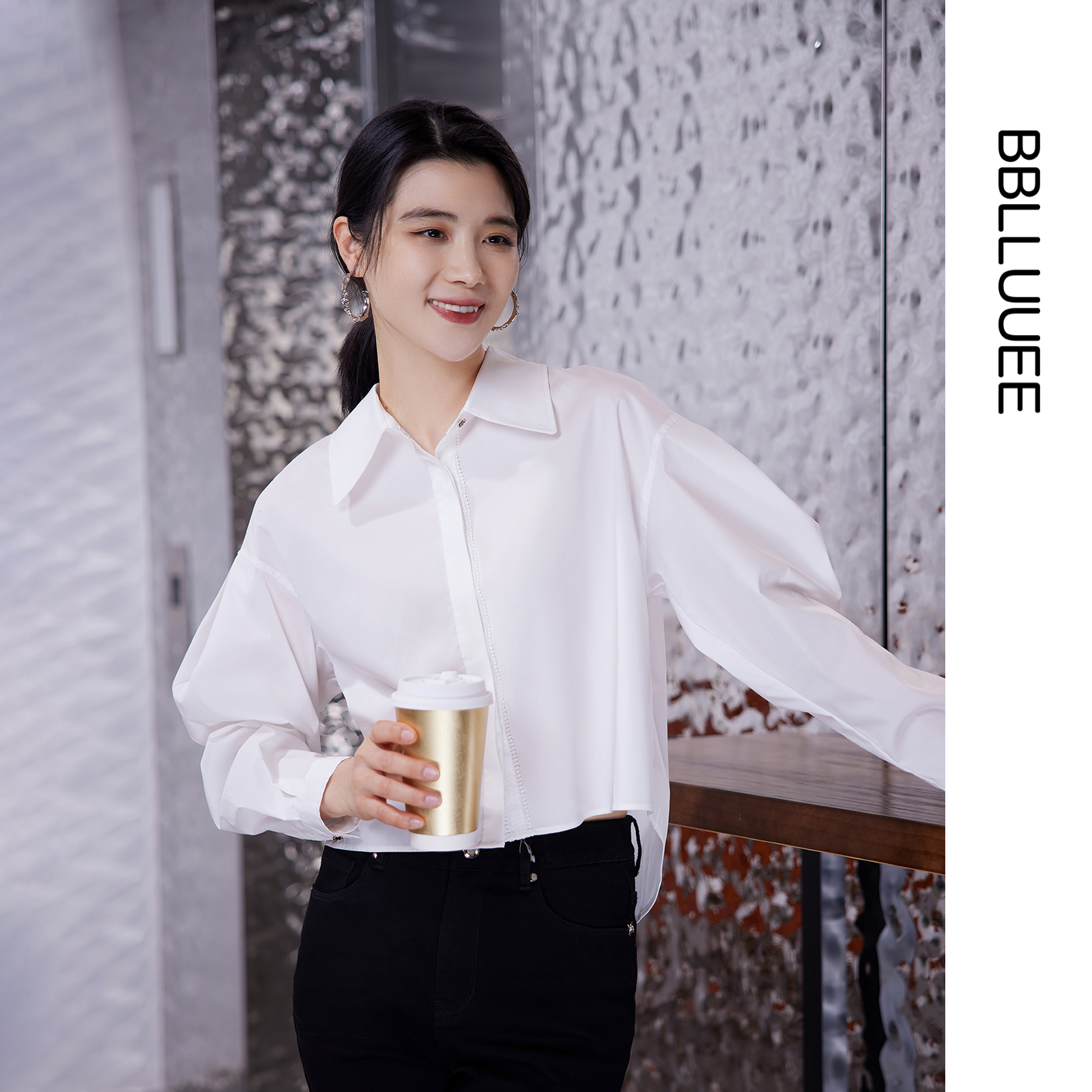 国潮无龄感 商场同款 休闲阔型白色衬衫