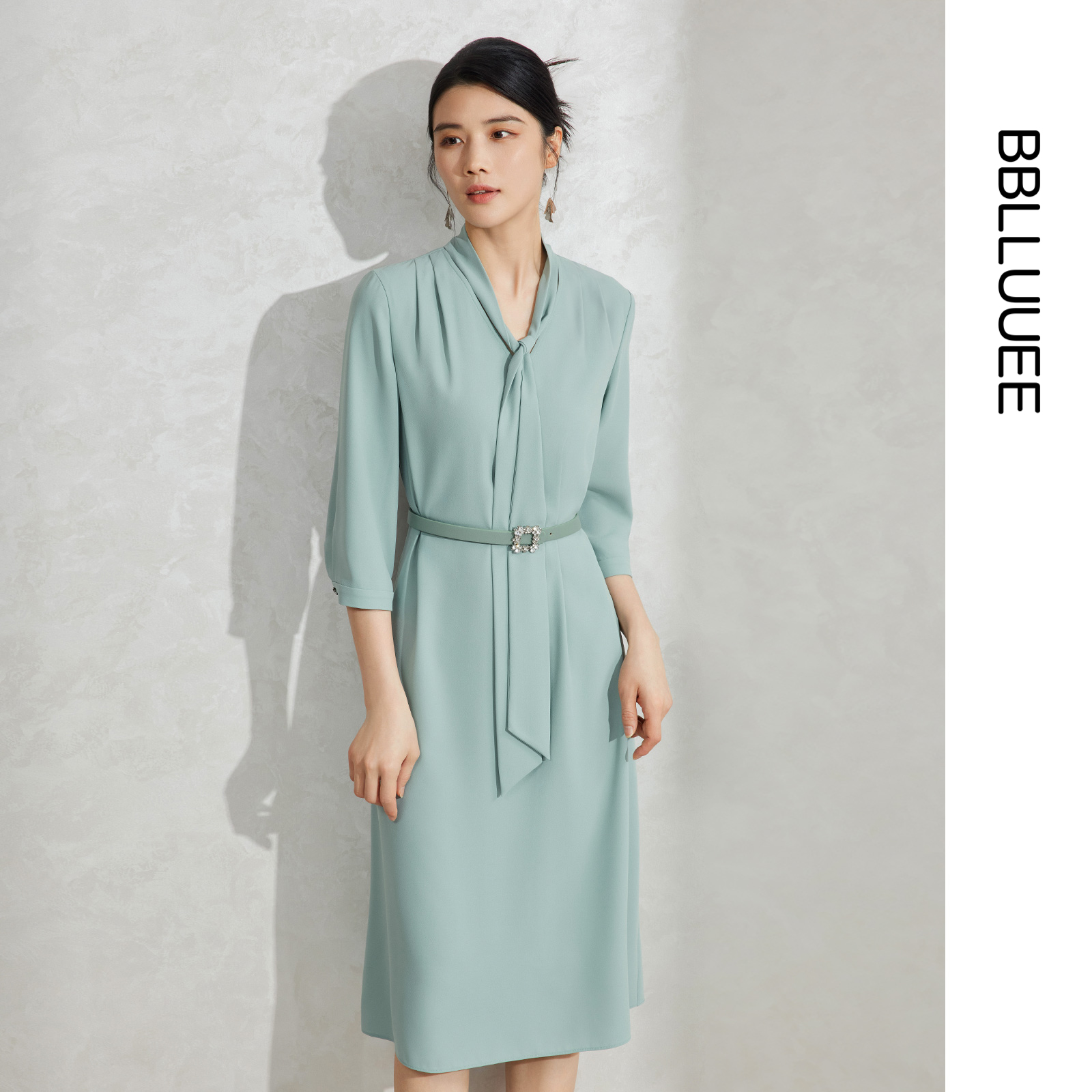 淡雅飘带连衣裙 七分袖系带裙