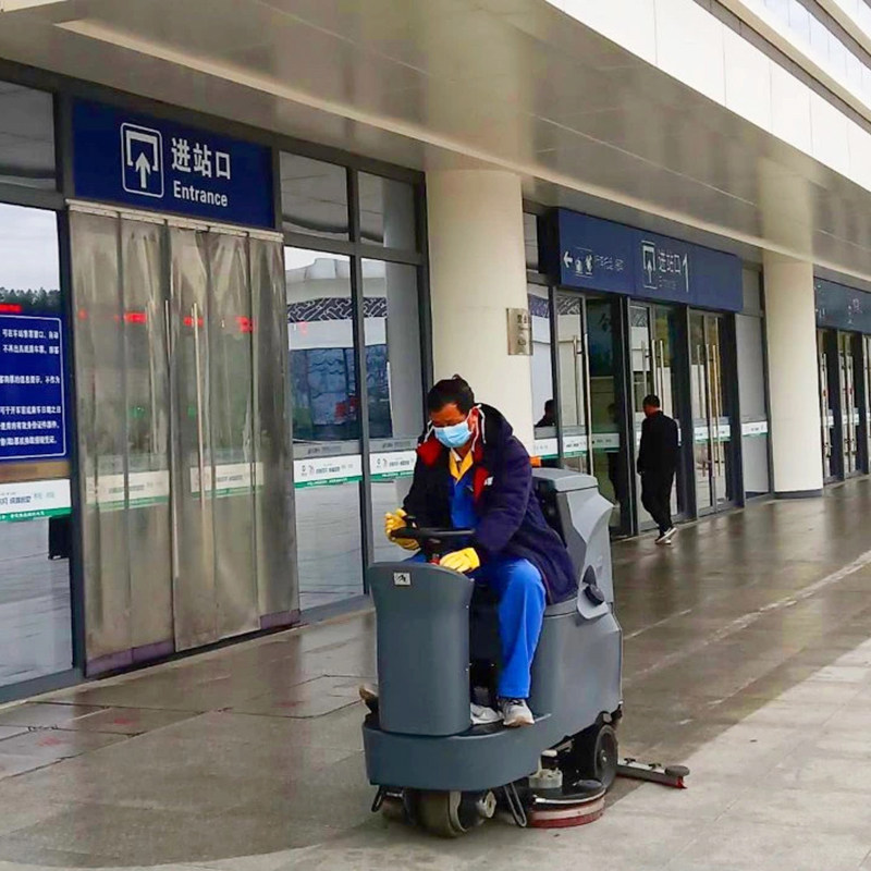 大型驾驶式充电全自动洗地机