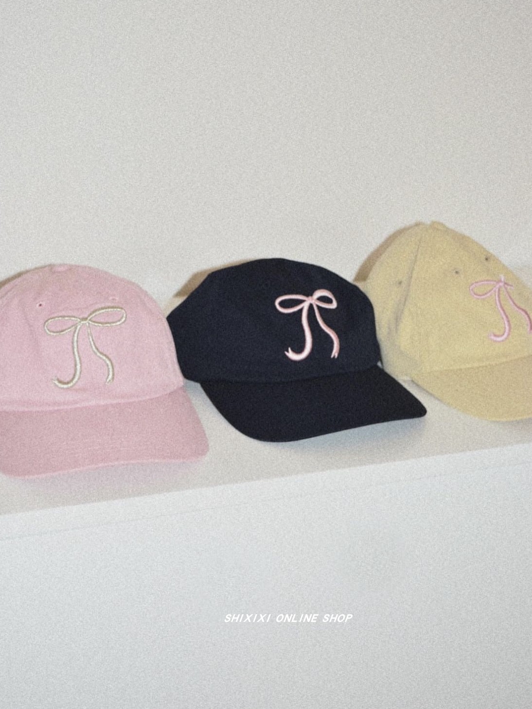 韩国小众设计少女彩色多巴胺刺绣飘带蝴蝶结图案棒球帽鸭舌帽子