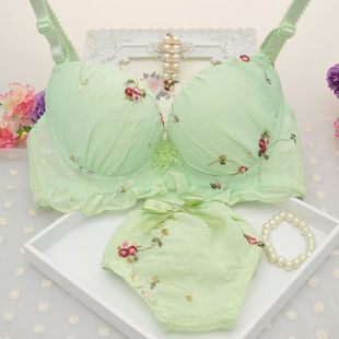 甜美女生内衣聚拢文胸套装 秋 女薄款 好情感日系学生内衣套装