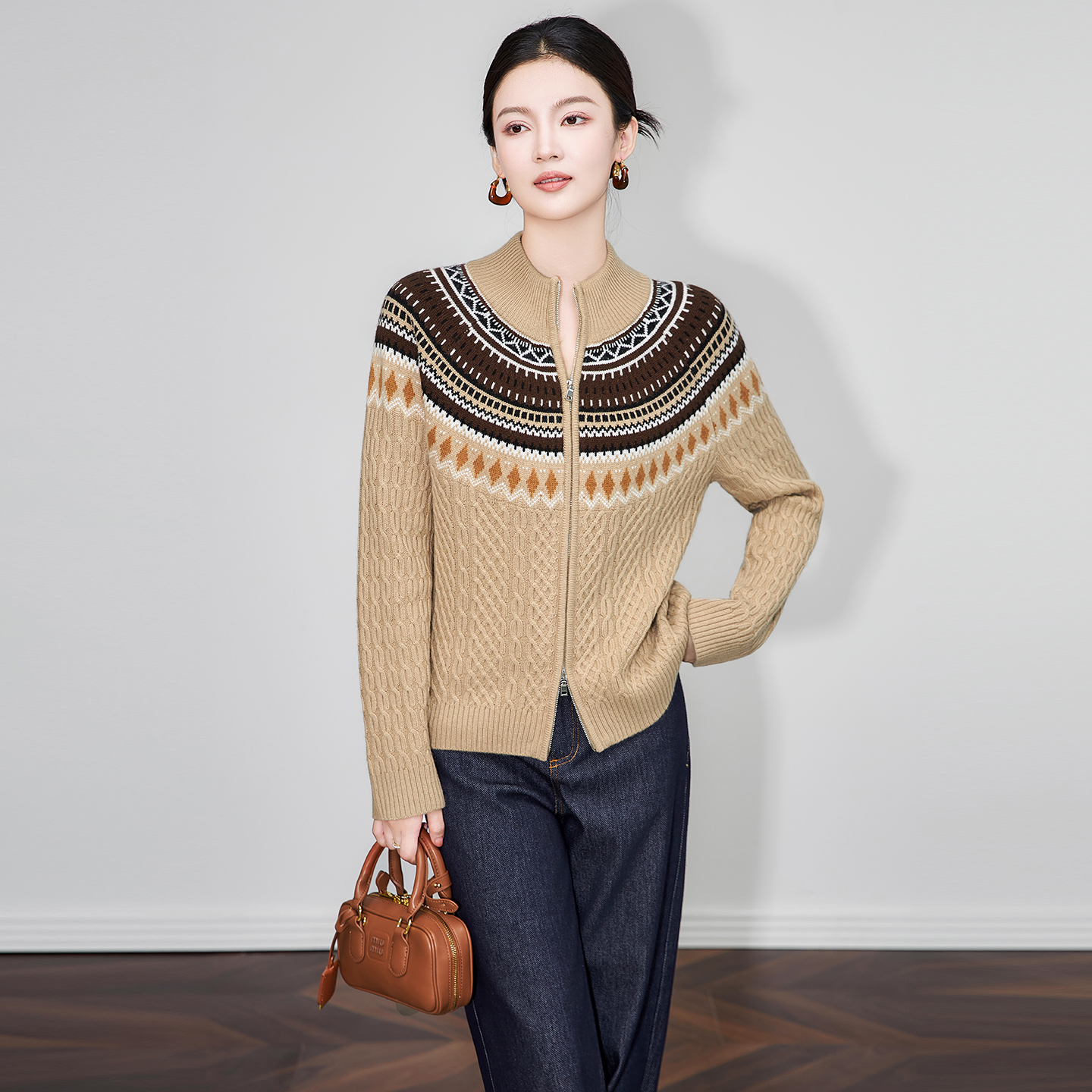 欧洲站2025年秋冬新款拉链针织开衫女复古提花立领长袖毛衣外套女