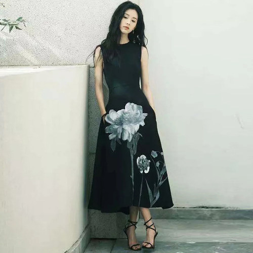 欧货2021春夏新款黑色无袖连衣裙