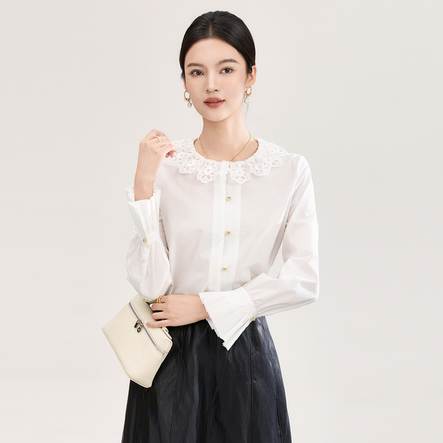 2026年春夏新款法式蕾丝刺绣翻领拼接白衬衫长袖气质减龄通勤上衣,女装/女士精品,衬衫,淘宝优惠券,粉丝福利购,淘宝优惠卷