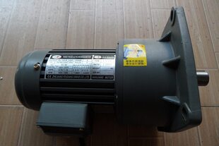 380220V 爆品￥南疆齿轮减速电机 200W 200S全新上询价品 CV28