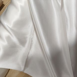 奶白色缎面真丝面料 丝棉缎桑蚕丝棉缎面料 柔软细腻丝绸缎