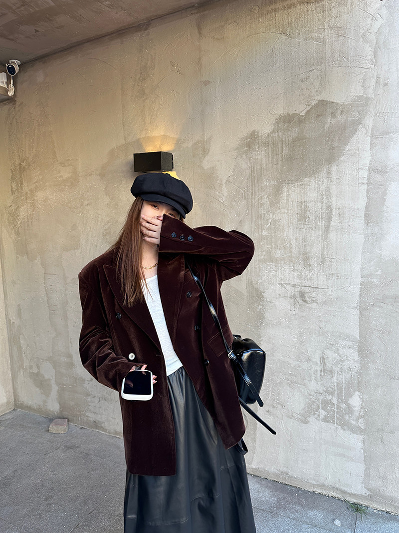 蒋哇塞 高级感复古棕色丝绒西服2025秋季新款大牌显瘦外套女