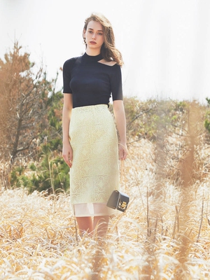 特独秋冬新款精致花朵蕾丝高腰半裙原日本正品店清仓价六百多RMB