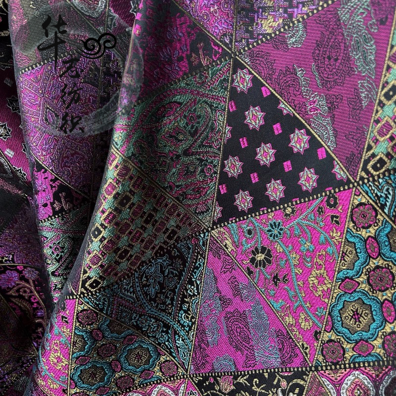 织锦缎三角花复古面料唐装布料