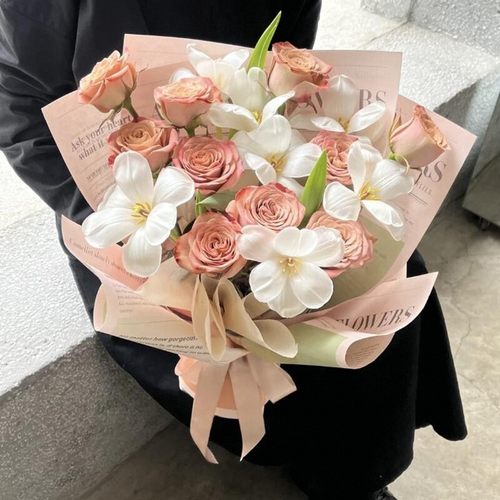 混搭郁金香玫瑰生日花束情人节