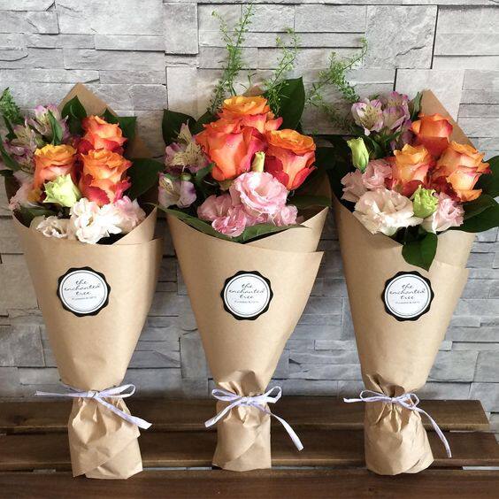 玫瑰向日葵热销中小花束商务献花公司教师节礼品鲜花速递深圳同城