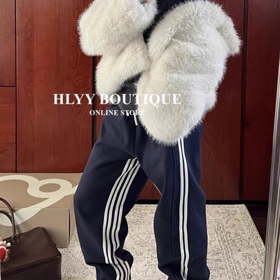 正确还原小众拼边加绒运动裤