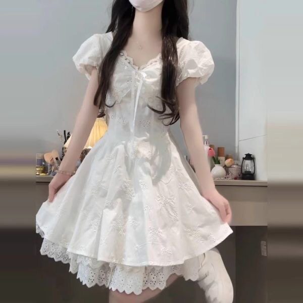 夏季法式蕾丝收腰A字连衣裙