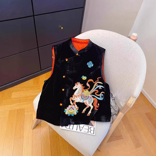 新中式马年限定丝绒盘口刺绣马甲女国风单排扣本命年背心马夹外套