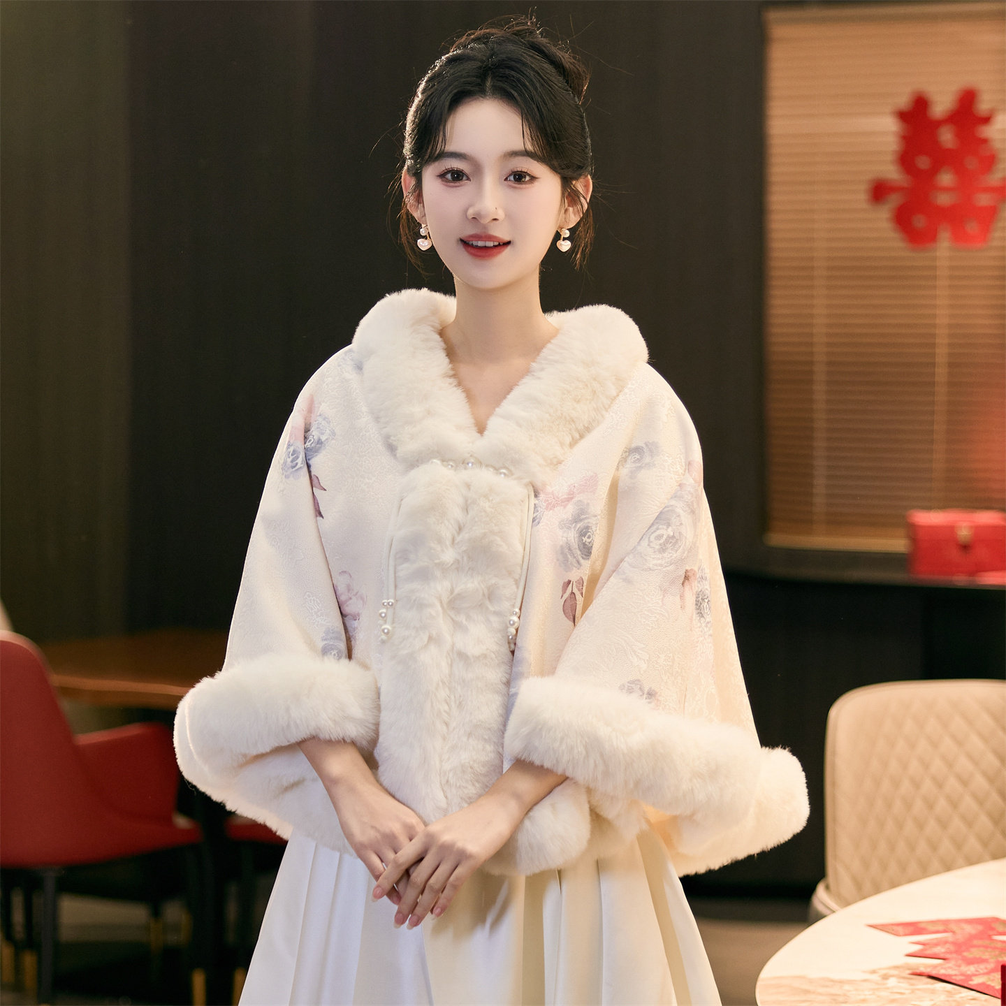 国风毛绒斗篷披肩女秋冬加厚保暖外套新娘婚纱礼服旗袍披肩外套厚,服饰配件/皮带/帽子/围巾,围巾/丝巾/披肩,淘宝优惠券,粉丝福利购,淘宝优惠卷