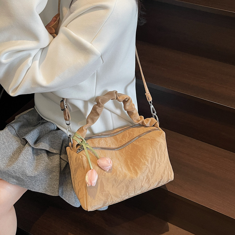 2025新款时尚百搭大容量女士单肩包斜挎包休闲轻便女士休闲斜跨包