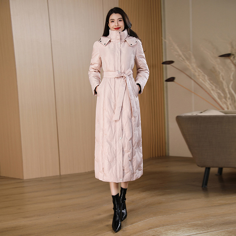 粉色冬季羽绒服女长款2025年新款高领连帽保暖收腰减龄过膝外套