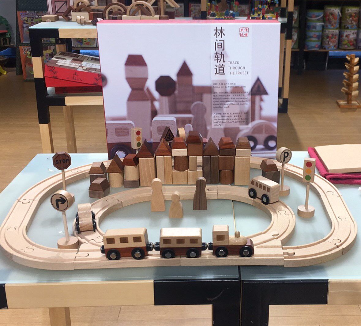 SOLID WOOD ENVIRONMENTAL PROTECTION WOODEN ELECTRIC RAIL CAR CHILDRENS EDUCATIONAL EARLY EDUCATION BUILDING BLOCKS ASSEMBLED TRACK SMALL TRAIN WOODEN TOYS