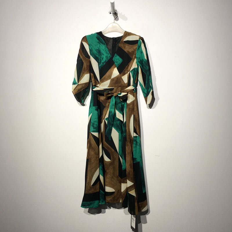 艾O系列 D88111 时尚连衣裙品牌女装折扣全