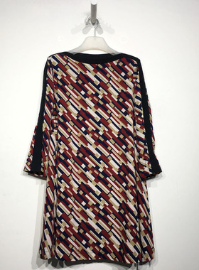 乔系列 D85380 时尚连衣裙品牌女装折扣切