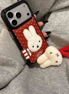 韩国红色波点毛绒白色兔子挂绳适用iphone16pro手机壳苹果17新款15创意14pro女款17超火15promax防摔保护套
