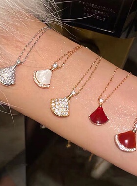 扇形小裙子项链女红贝母轻奢锁骨链百搭颈链简约气质精致2026新款