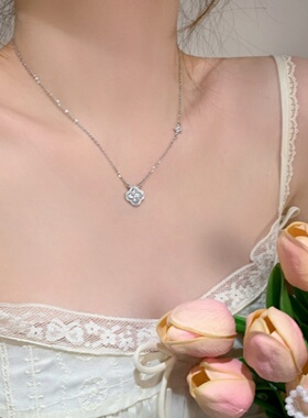 四叶幸运草项链女小众满钻锁骨链轻奢气质爆闪花朵高级感精致爆款
