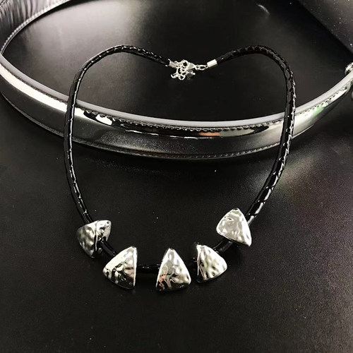 小众设计y2k潮流黑皮绳项链