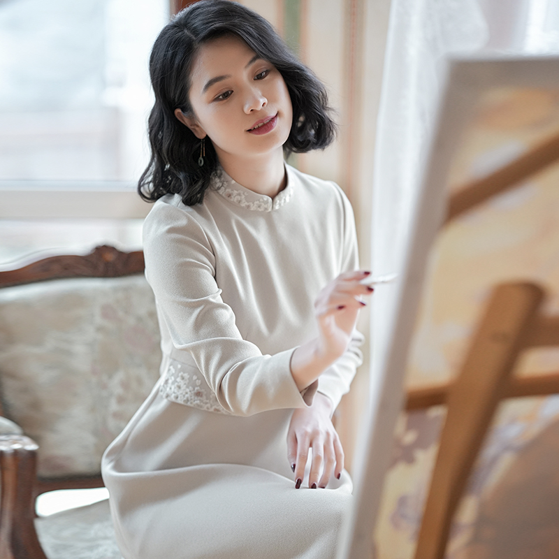 轻中式X型礼服感绣花立领连衣裙