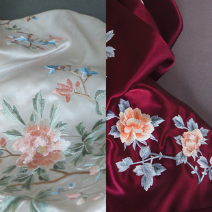 真鱼国风时装面料玉堂春色牡丹苑刺绣重磅醋酸缎年服旗袍布料绣花