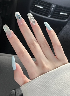 冰凉夏日baby蓝爆闪美甲