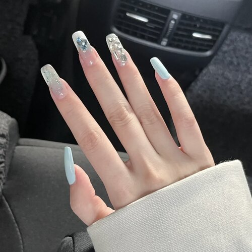 冰凉夏日baby蓝爆闪美甲