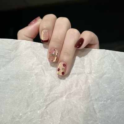 新年金色猫眼氛围感小红花美甲