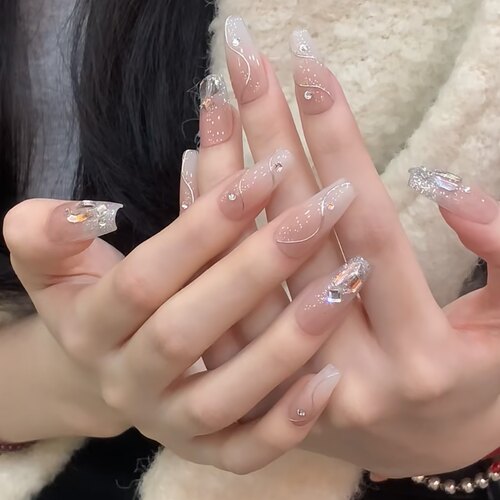 裸色乳白渐变超闪立体线条美甲