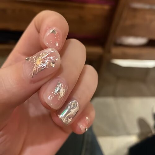 短款晕染腮红液态蝴蝶美甲